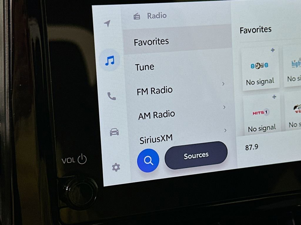 Used 2025 Toyota Corolla LE image 27