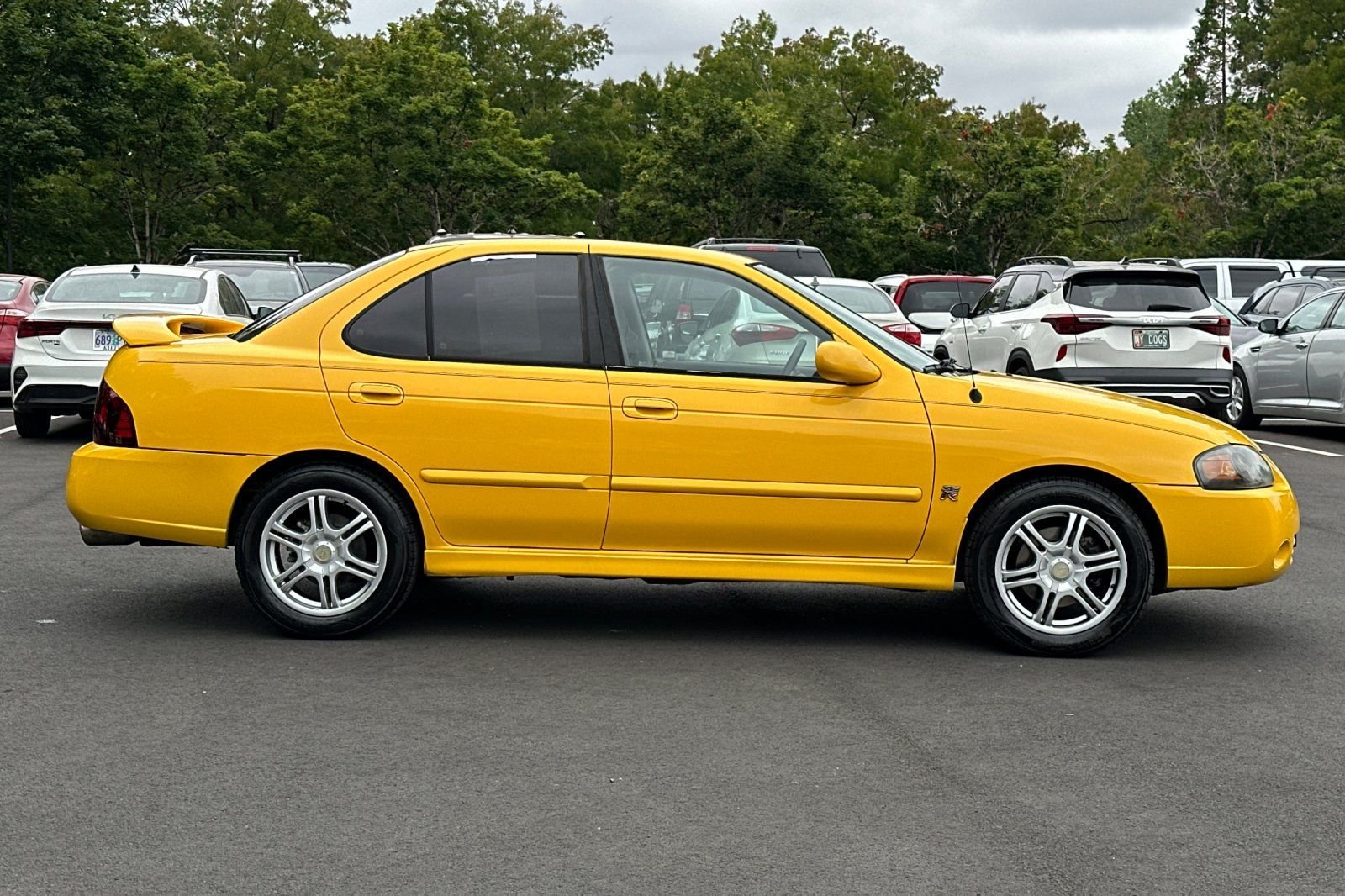 Used 2006 Nissan Sentra SE-R w/ (J01) Sunroof Pkg FWD image 3