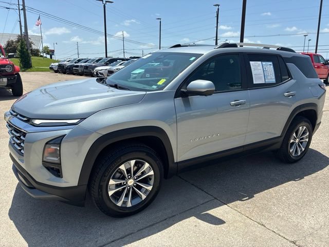 Used 2025 Chevrolet Equinox LT w/ Convenience Package II AWD/4WD image 3