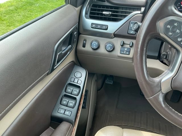 Used 2017 Chevrolet Suburban Premier AWD/4WD image 25