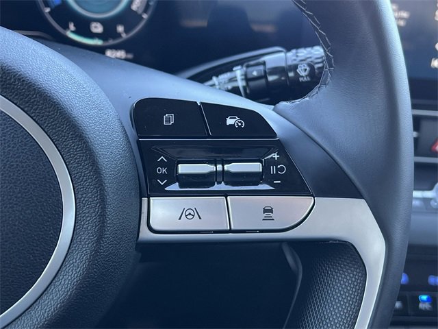 Used 2024 Hyundai Elantra Limited image 13