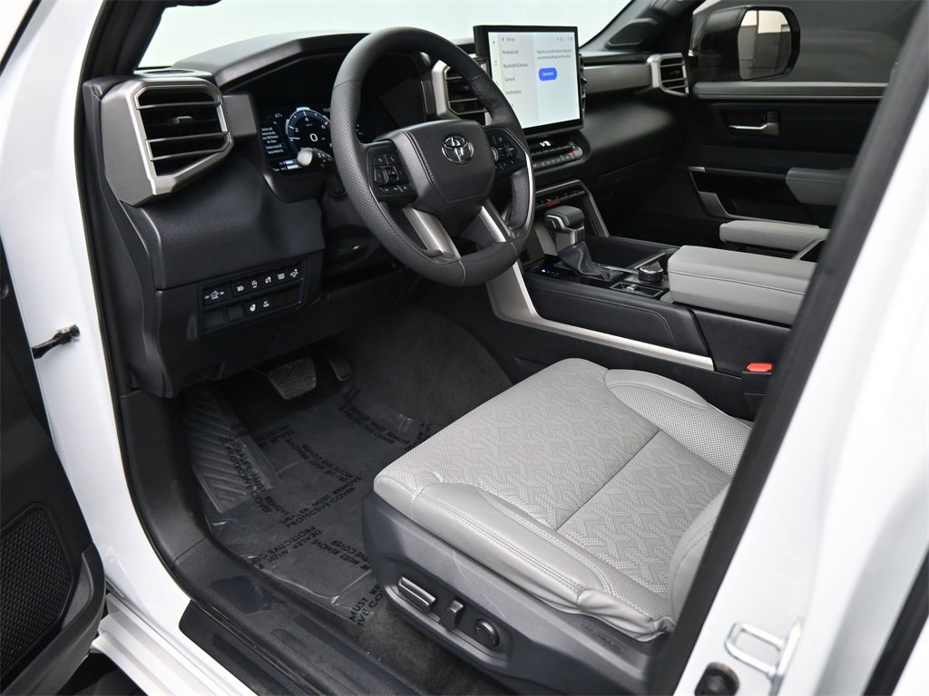 Used 2025 Toyota Tundra Limited image 2