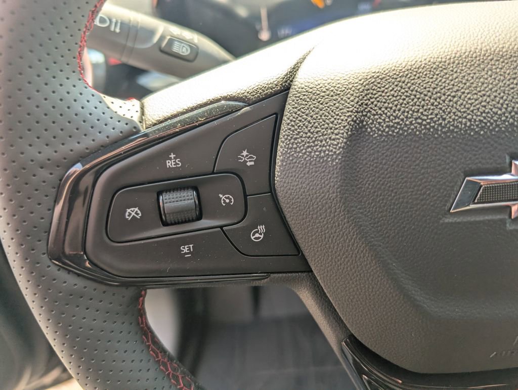 New 2026 Chevrolet Trax RS w/ Sunroof Package FWD image 17