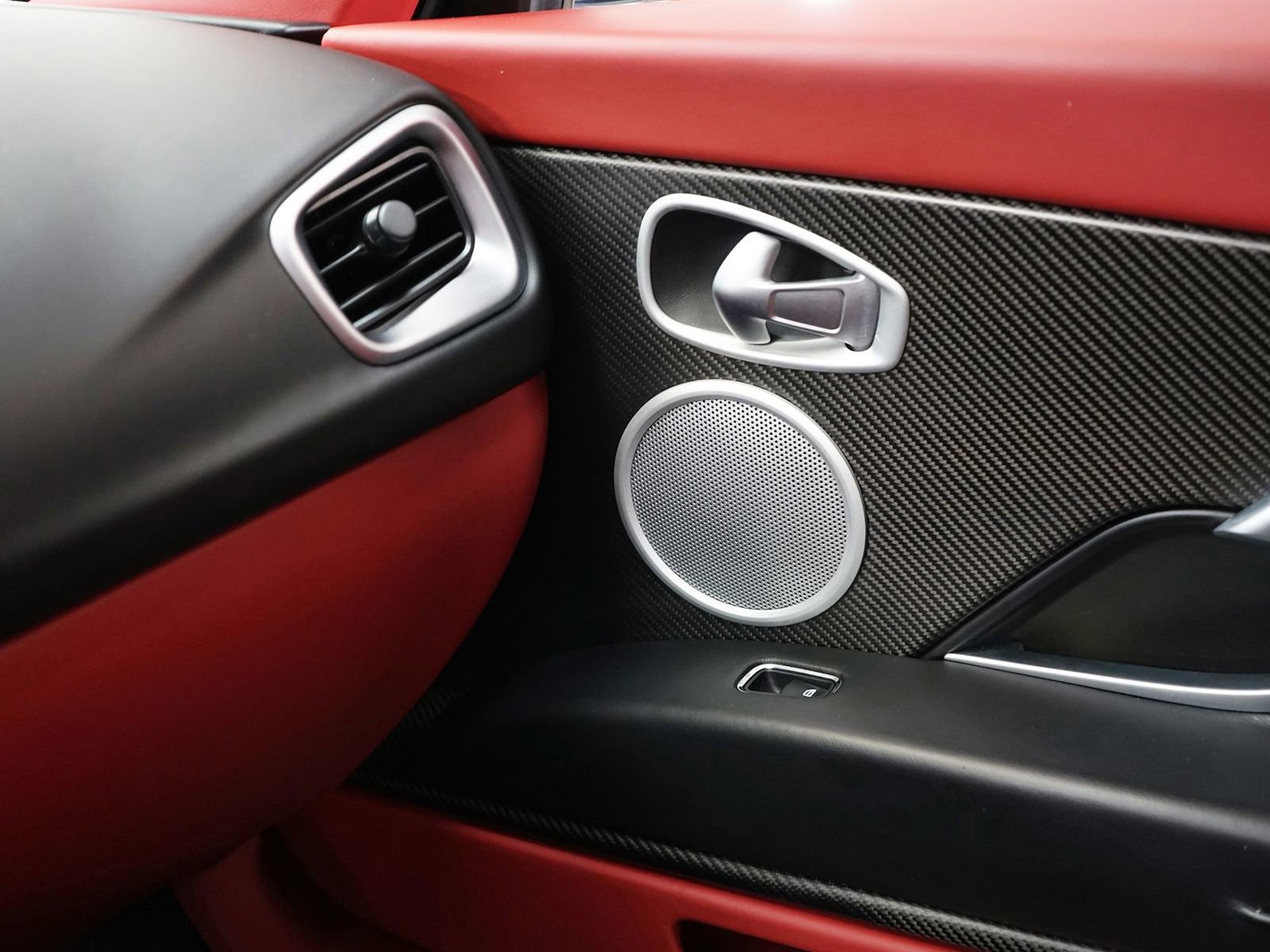 Used 2018 Aston Martin DB11 V12 image 22