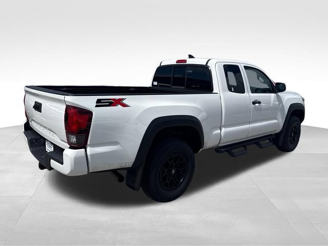 Used 2022 Toyota Tacoma SR w/ SX Package RWD image 5