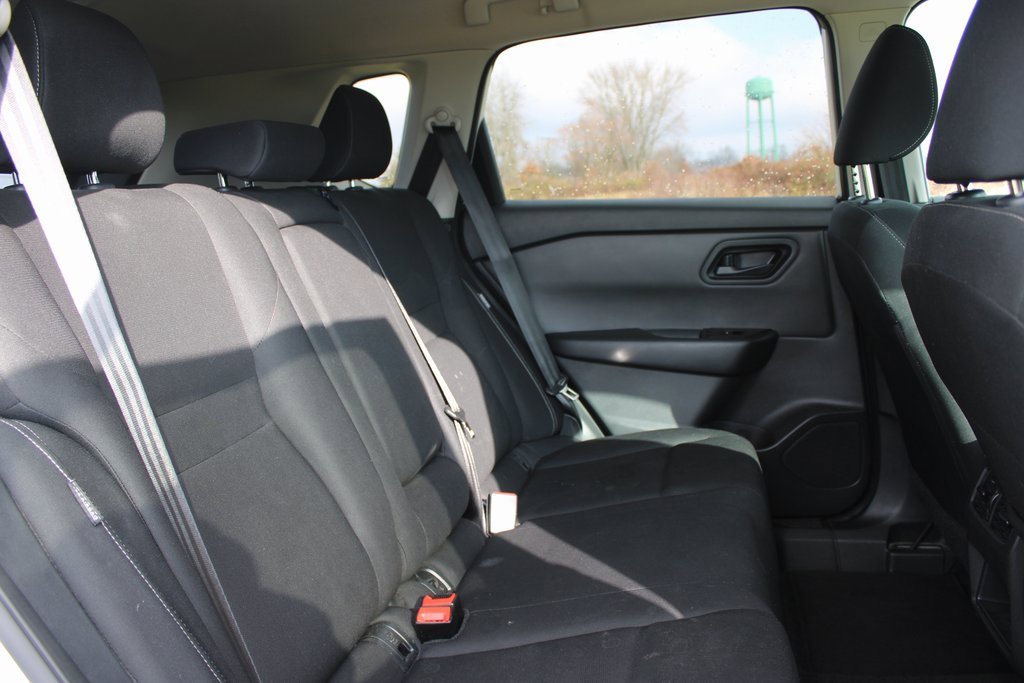 Used 2024 Nissan Rogue S image 24