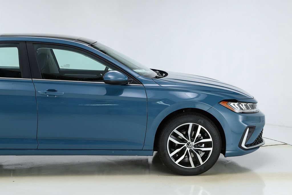 New 2026 Volkswagen Jetta SE FWD image 12