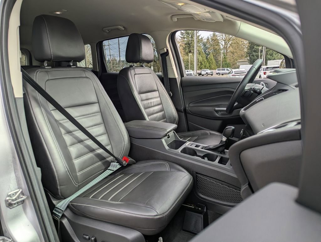 Used 2017 Ford Escape Titanium image 36