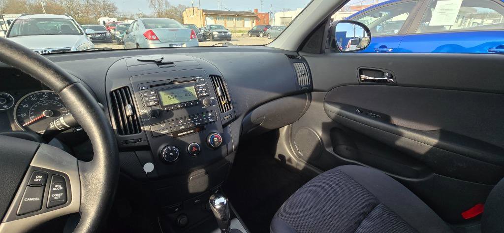 Used 2010 Hyundai Elantra SE FWD image 20