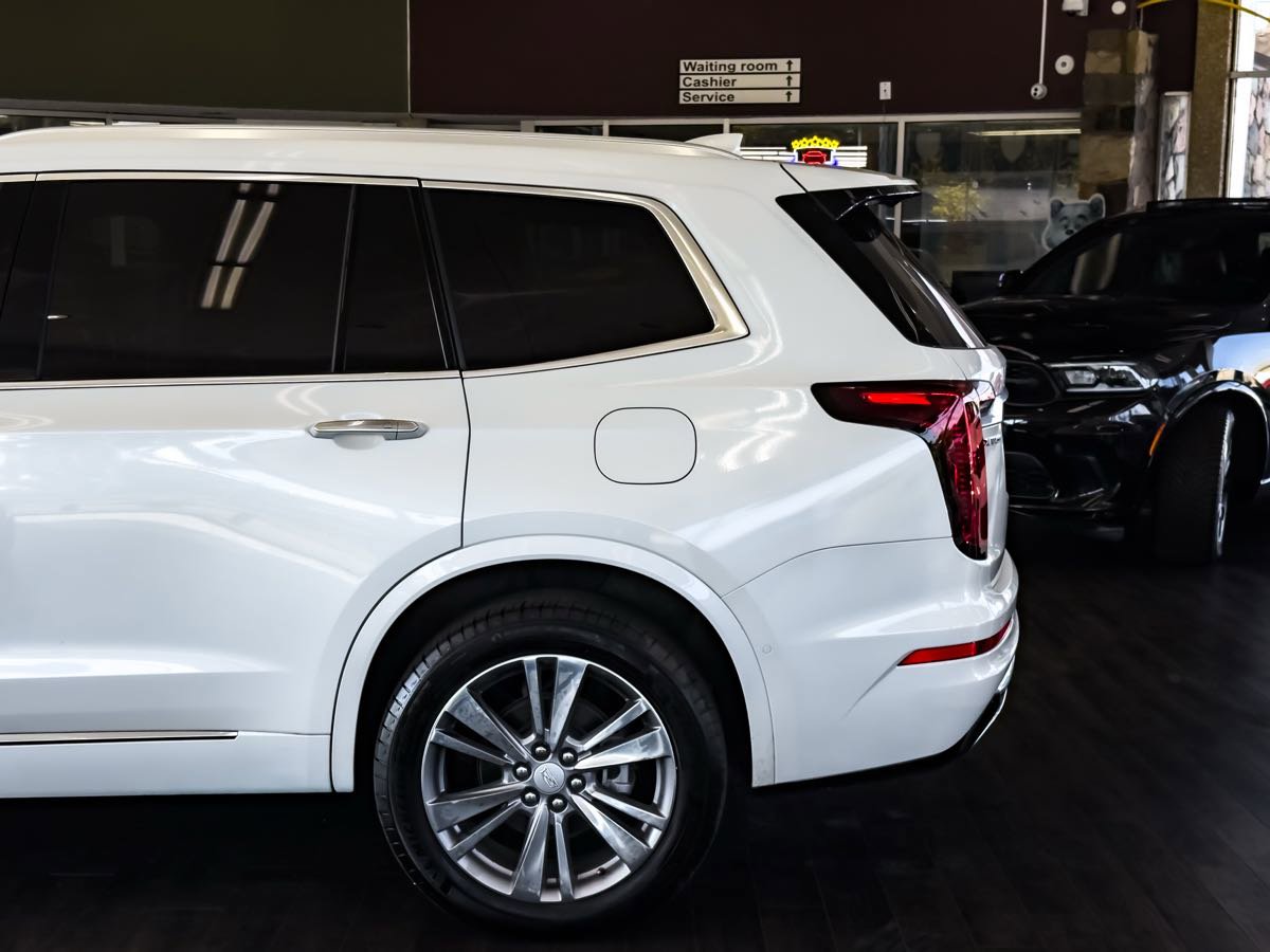 Used 2024 Cadillac XT6 Premium Luxury w/ Technology Package image 9