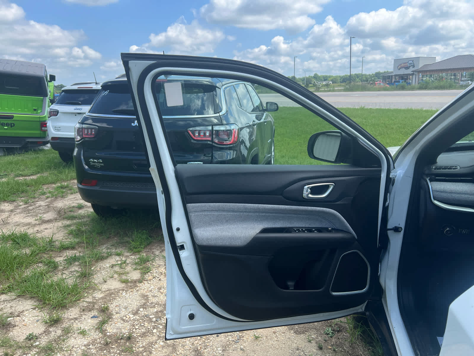 New 2025 Jeep Compass Latitude w/ Convenience Group image 18