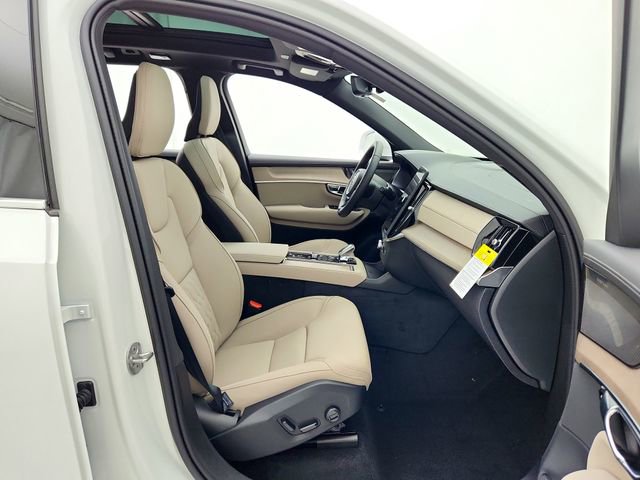 New 2026 Volvo XC90 B6 Plus w/ Protection Package Premier image 18