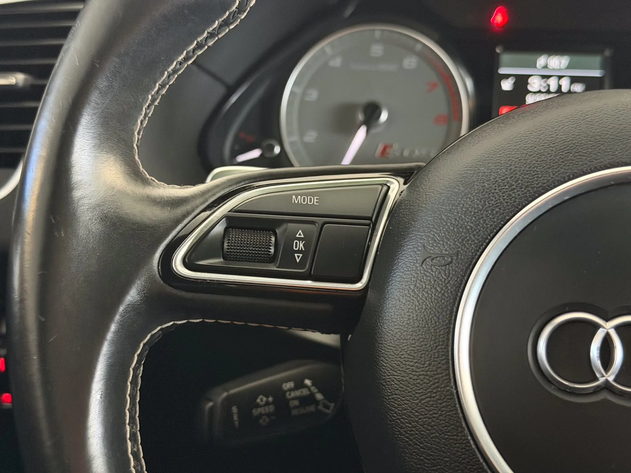 Used 2016 Audi SQ5 Prestige w/ Prestige Package AWD/4WD image 39