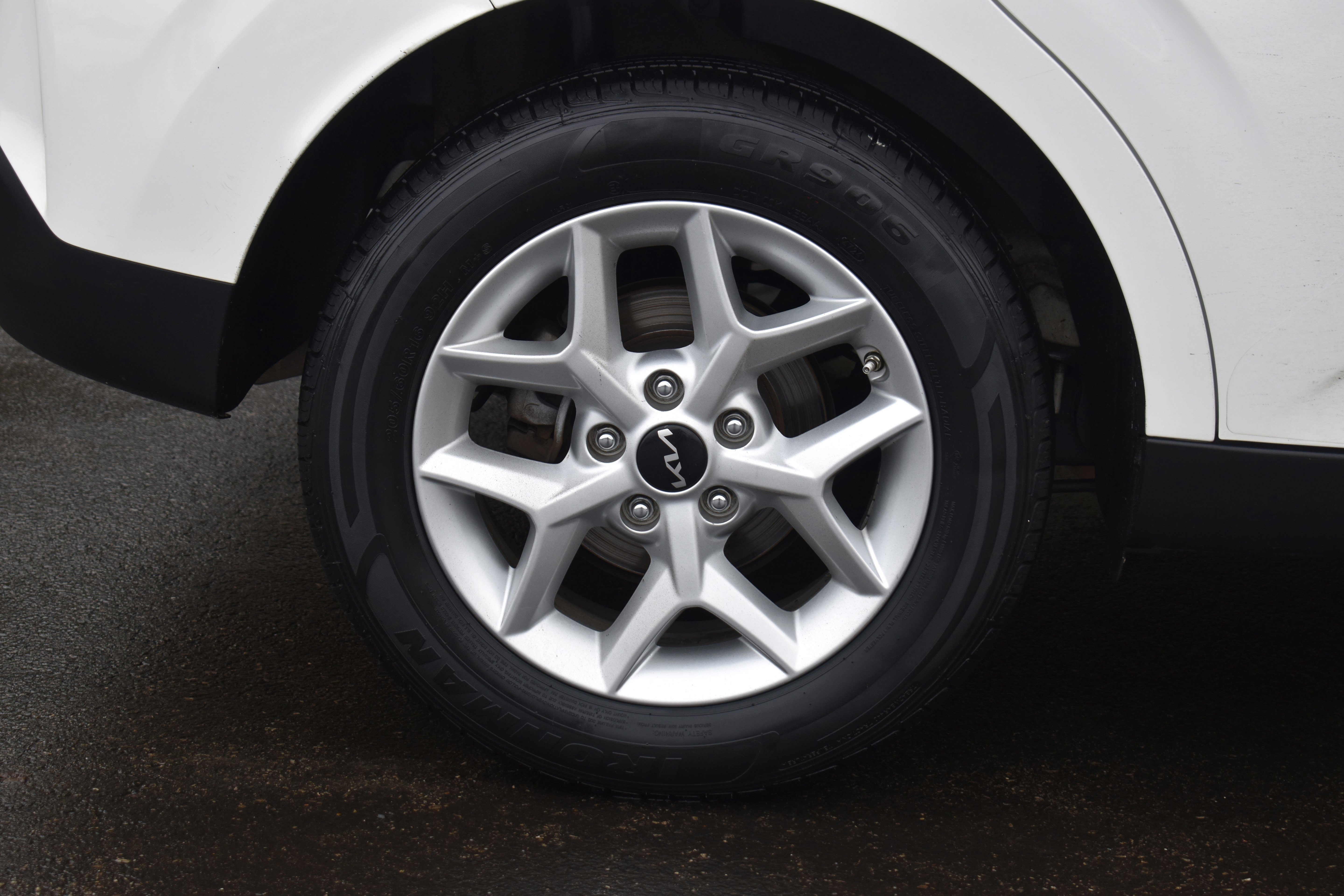 Used 2024 Kia Soul LX w/ Option Group 015 image 36