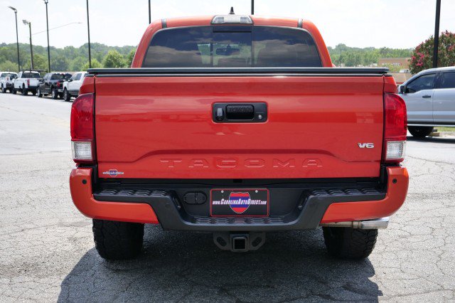 Used 2017 Toyota Tacoma TRD Sport w/ Premium & Technology Package AWD/4WD image 8