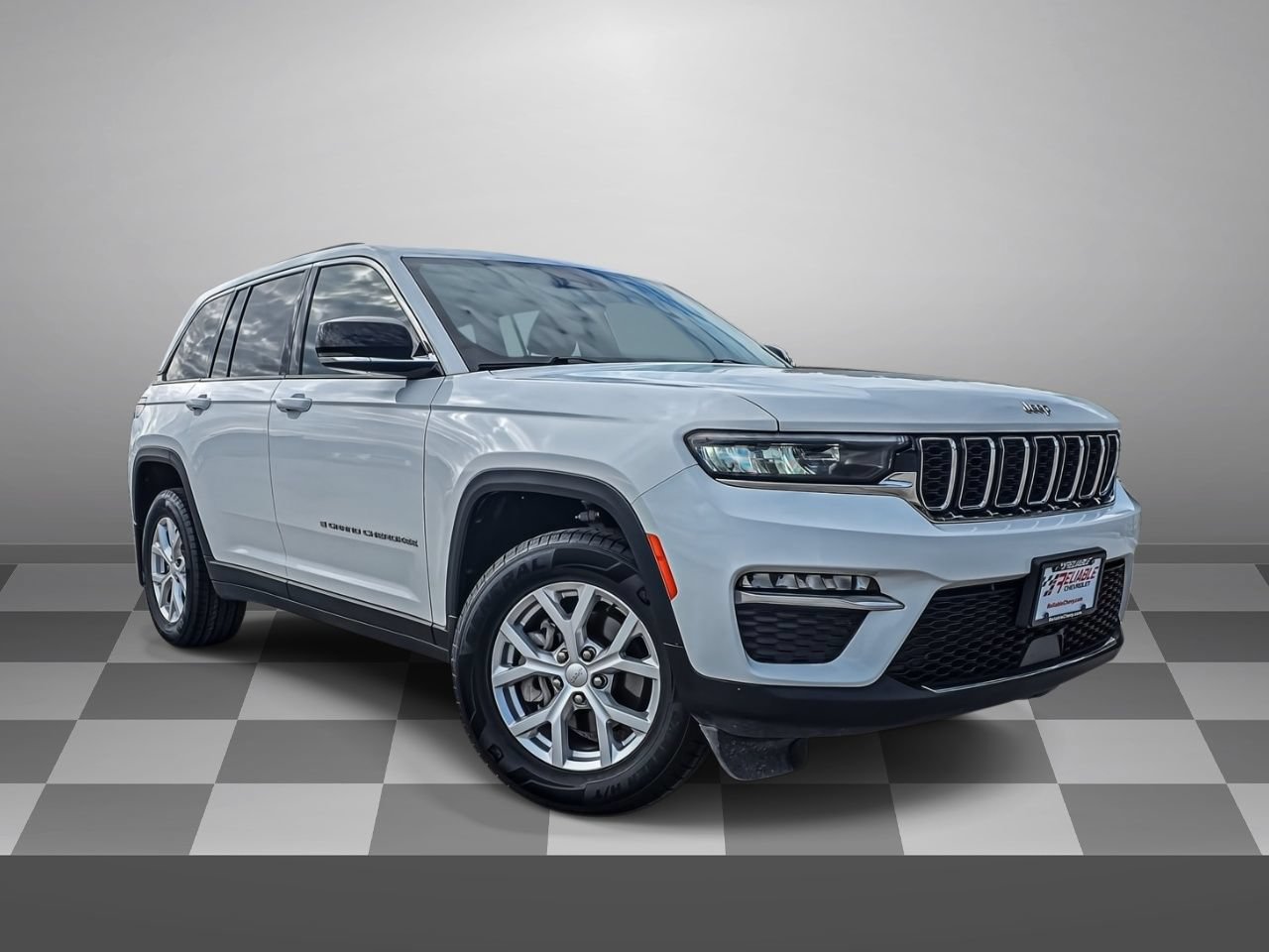 Used 2023 Jeep Grand Cherokee Limited w/ MOPAR Finishing Package AWD/4WD image 1