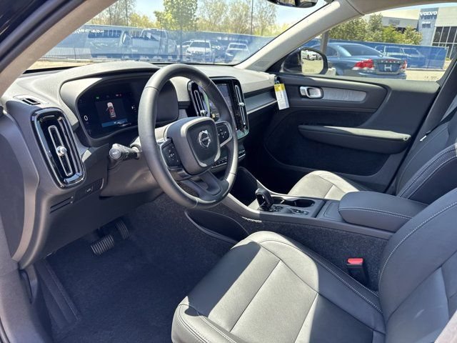 Certified 2025 Volvo XC40 B5 Core w/ Protection Package Premier AWD/4WD image 12