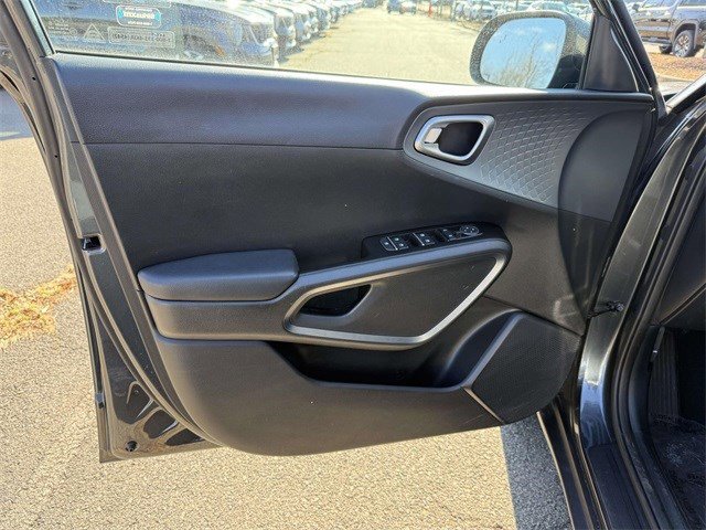 Used 2023 Kia Soul EX image 12