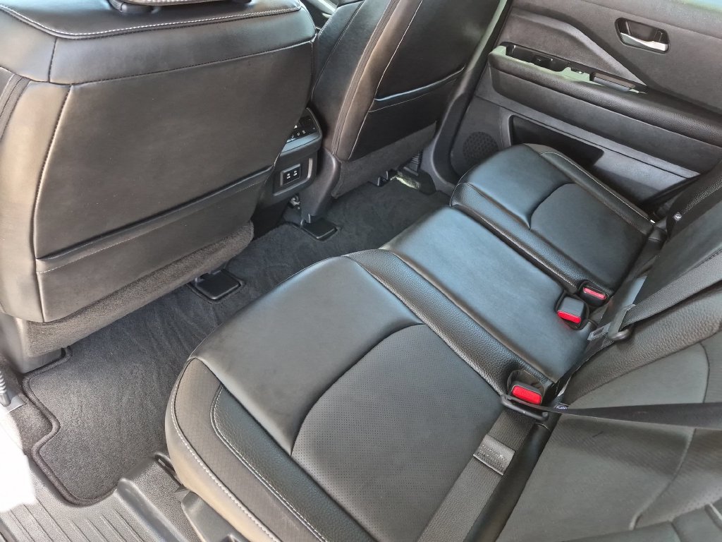 Certified 2026 Nissan Pathfinder SL FWD image 34