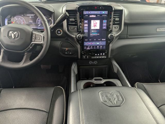 Used 2025 RAM 2500 Laramie AWD/4WD image 26