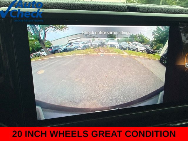 Used 2024 Jeep Wrangler Unlimited w/ Convenience Group AWD/4WD image 10
