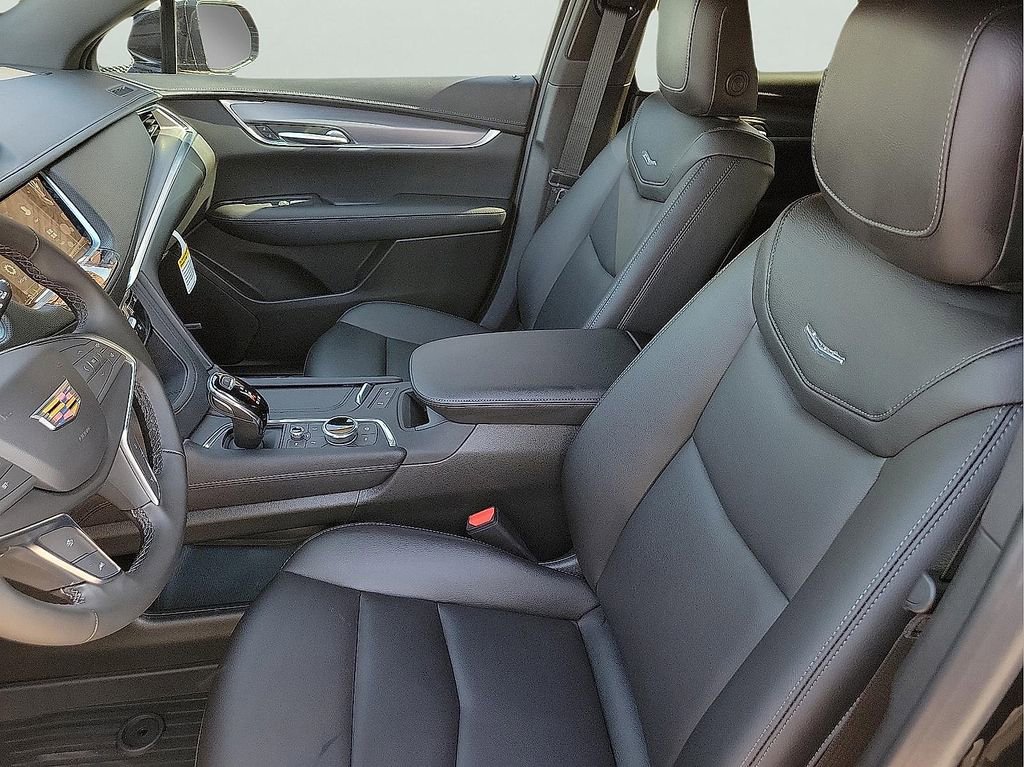 New 2025 Cadillac XT5 Luxury w/ LPO, Floor Liner Package FWD image 14