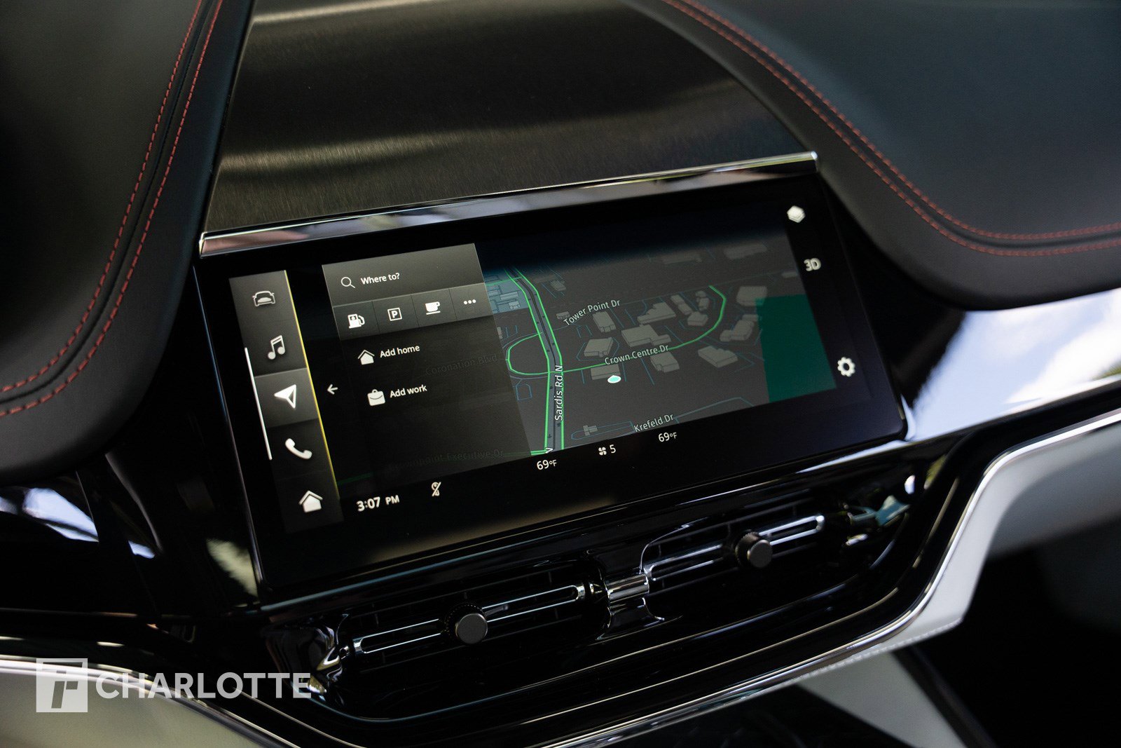 Used 2025 Aston Martin DBX 707 AWD/4WD image 25