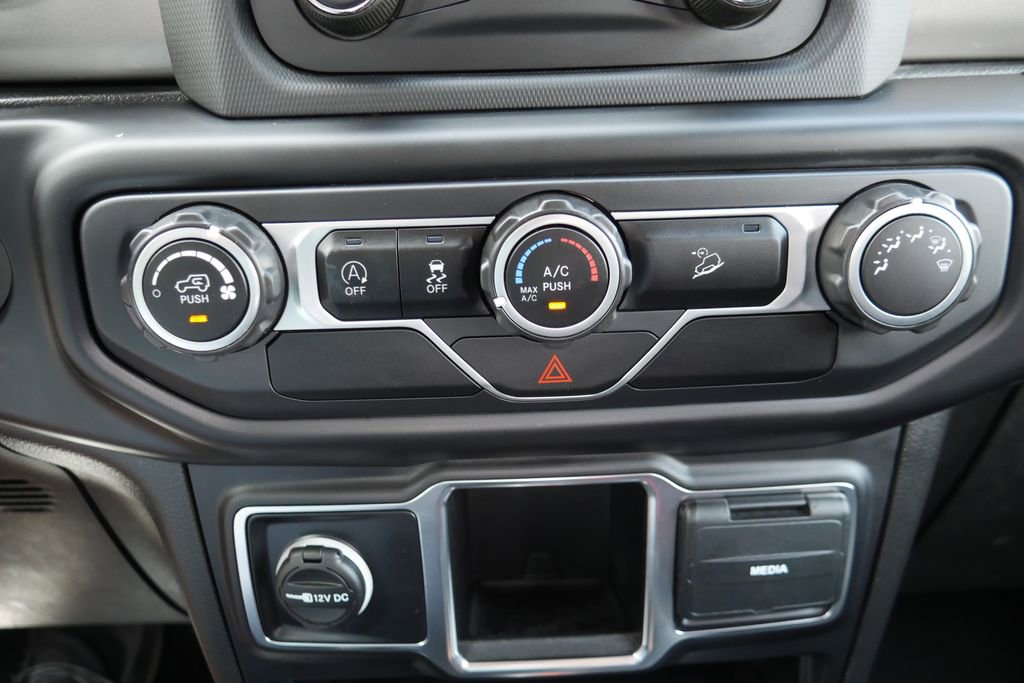 Used 2020 Jeep Wrangler Sport image 18