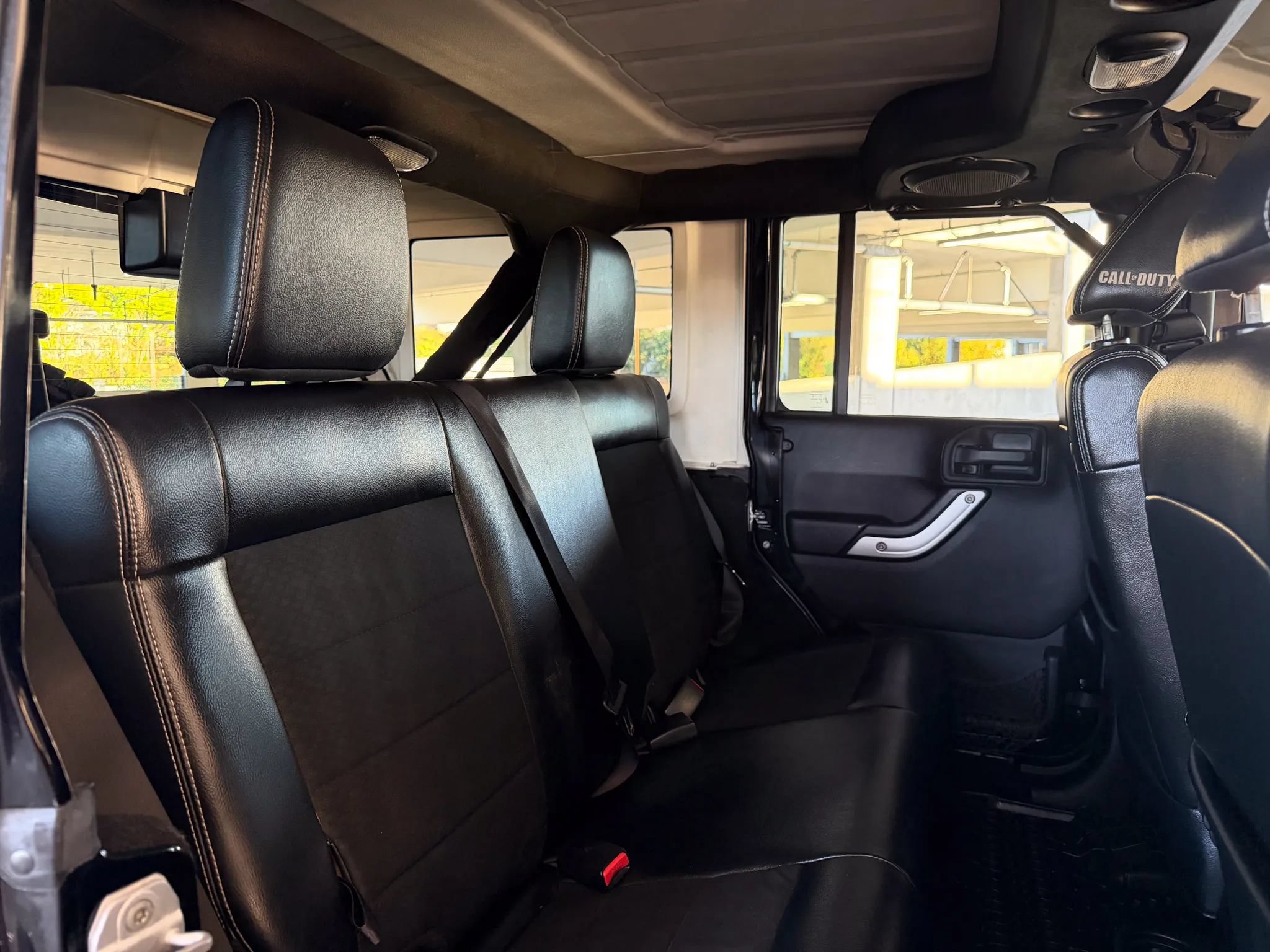 Used 2012 Jeep Wrangler Unlimited Rubicon AWD/4WD image 24