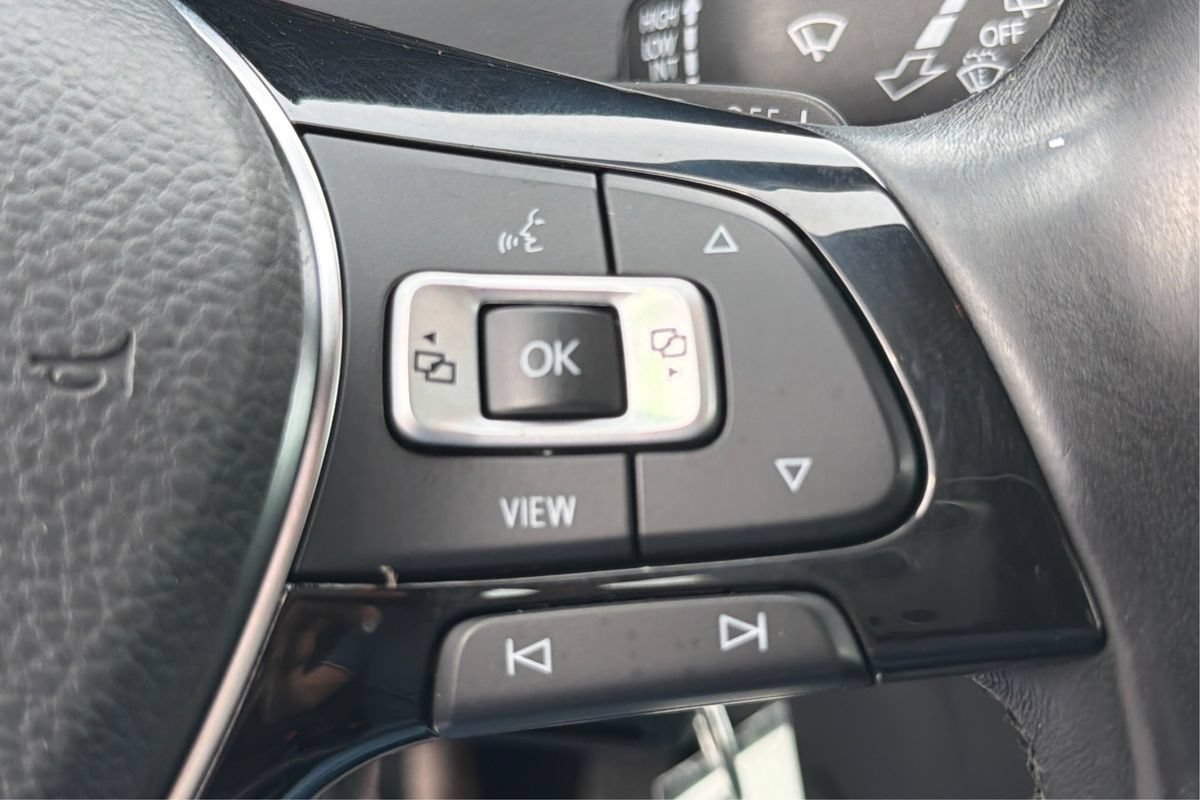 Used 2019 Volkswagen Golf S FWD image 31