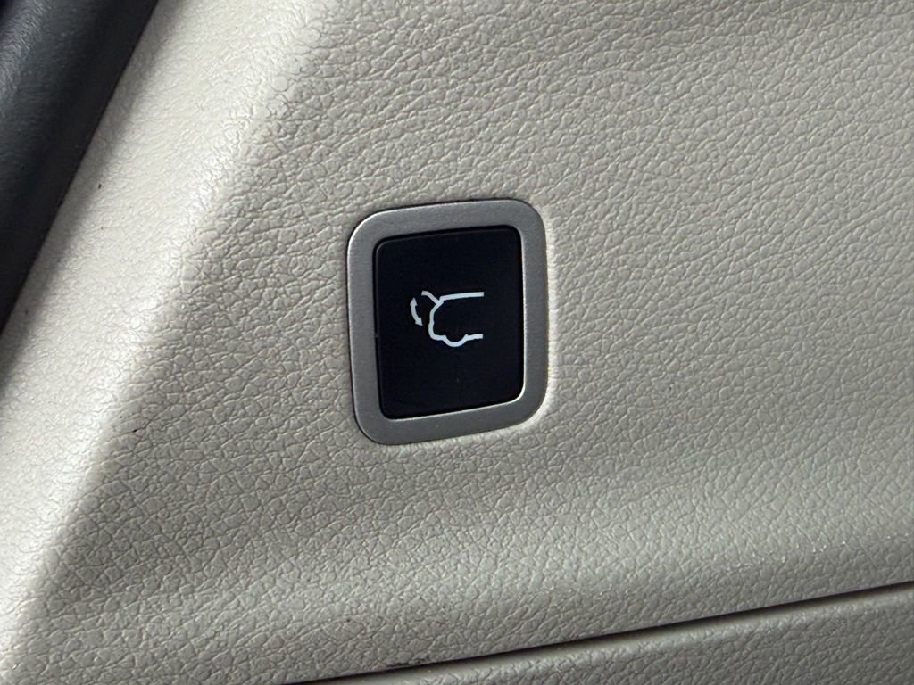 Certified 2022 Chrysler Voyager LX image 36