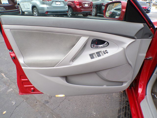 Used 2011 Toyota Camry LE image 14