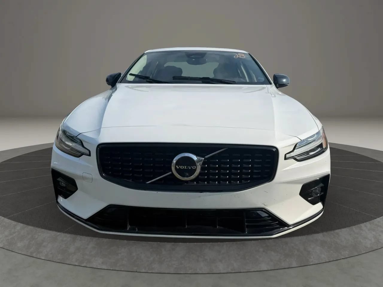 Used 2023 Volvo S60 B5 Plus FWD image 2