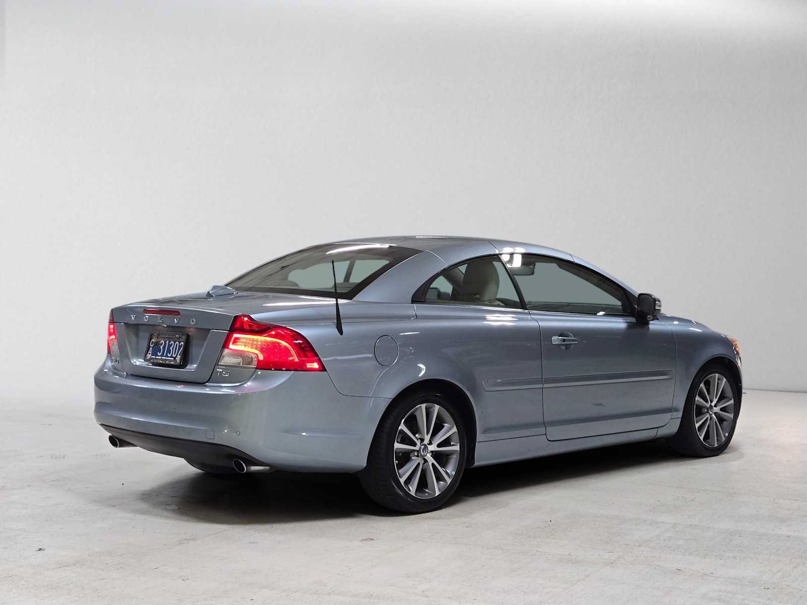 Used 2012 Volvo C70 T5 FWD image 3