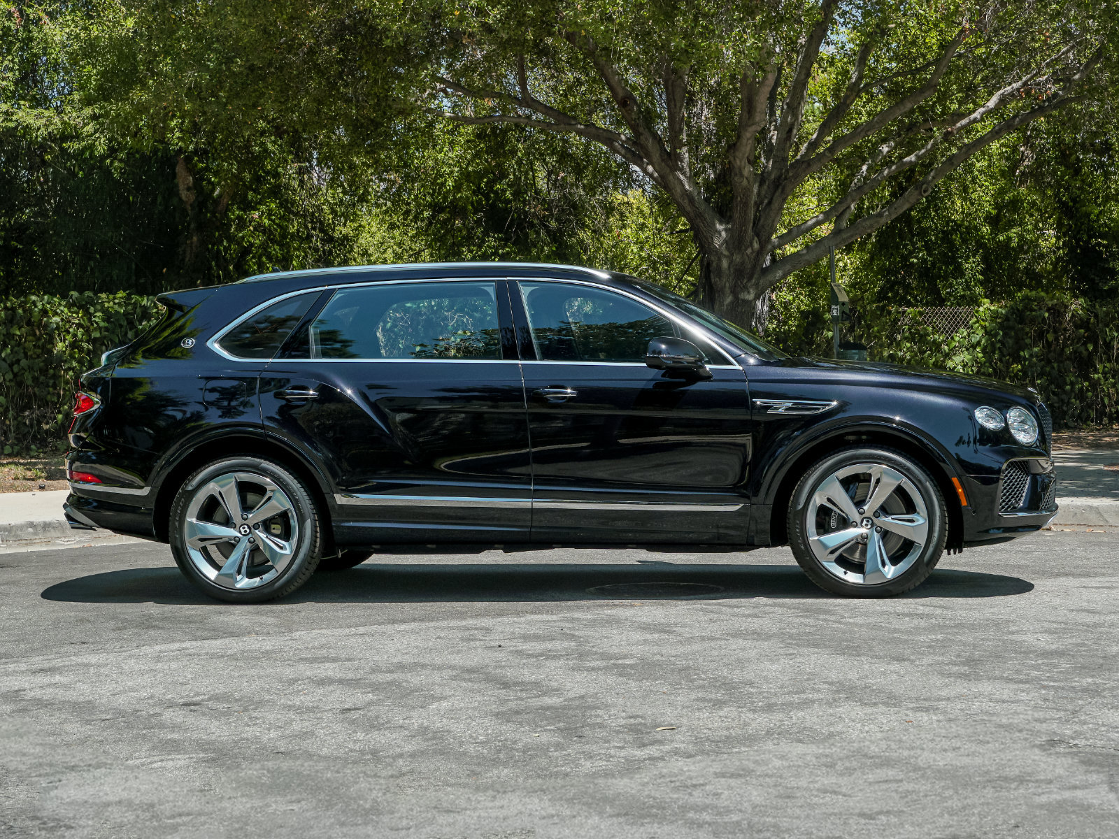 New 2025 Bentley Bentayga Extended Wheelbase AWD/4WD image 8