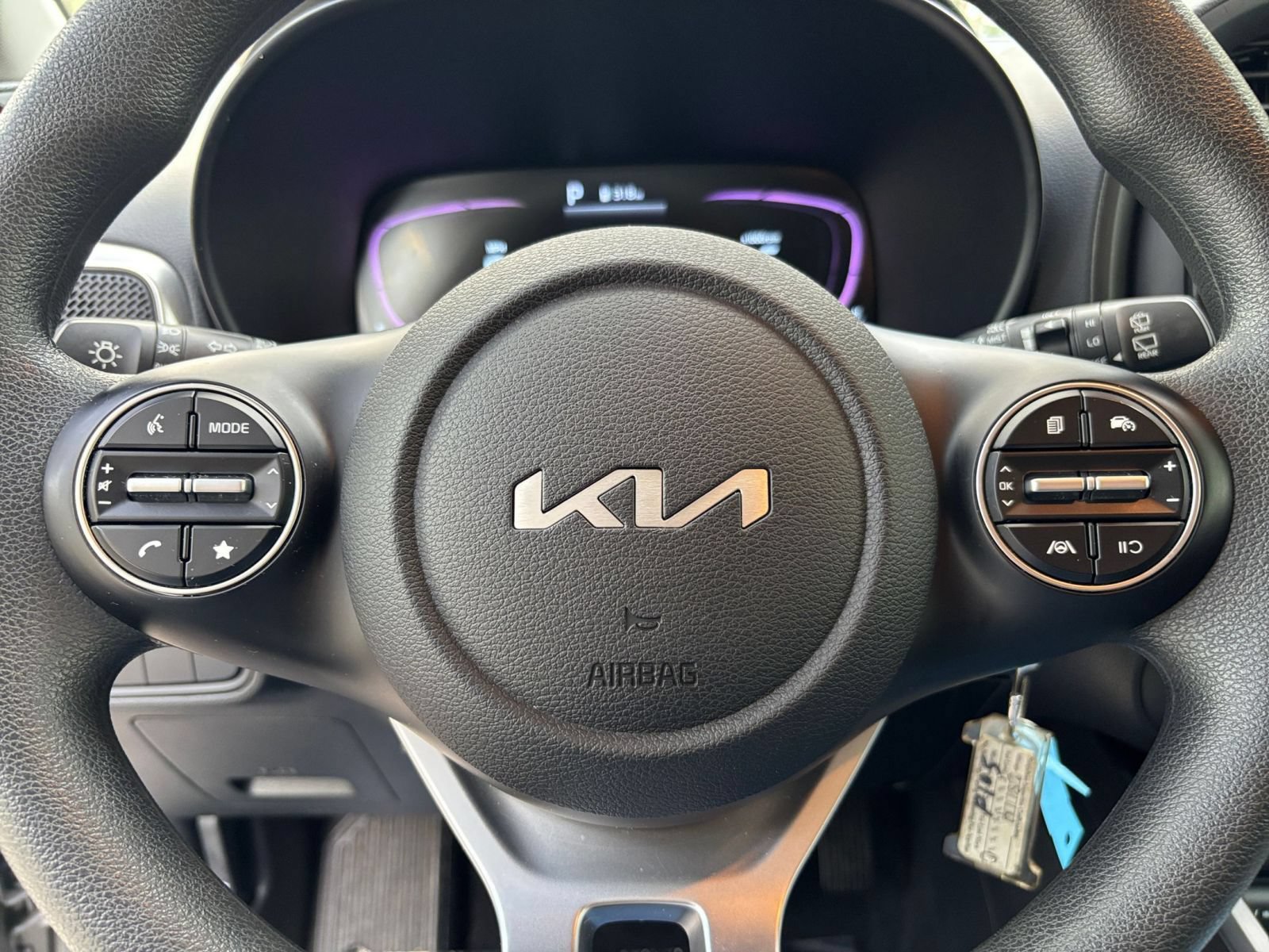 Used 2025 Kia Soul LX w/ LX Technology Package FWD image 25
