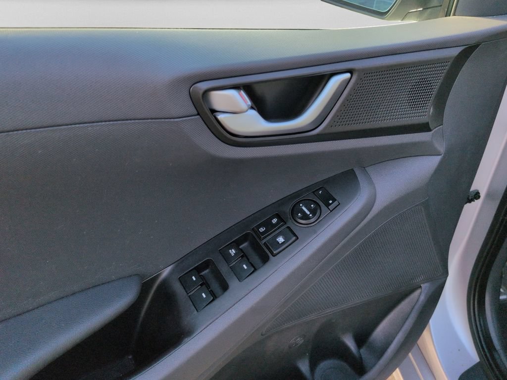 Used 2017 Hyundai Ioniq SEL FWD image 18