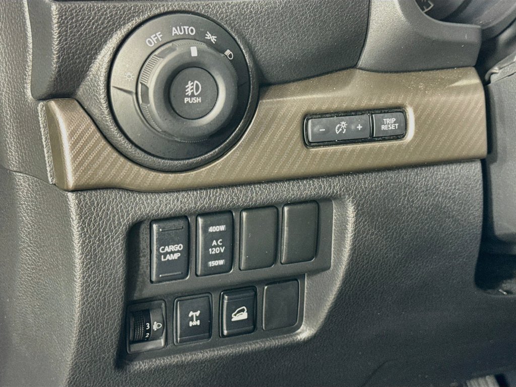 Used 2024 Nissan Titan PRO-4X w/ Pro-4x Convenience Package AWD/4WD image 10