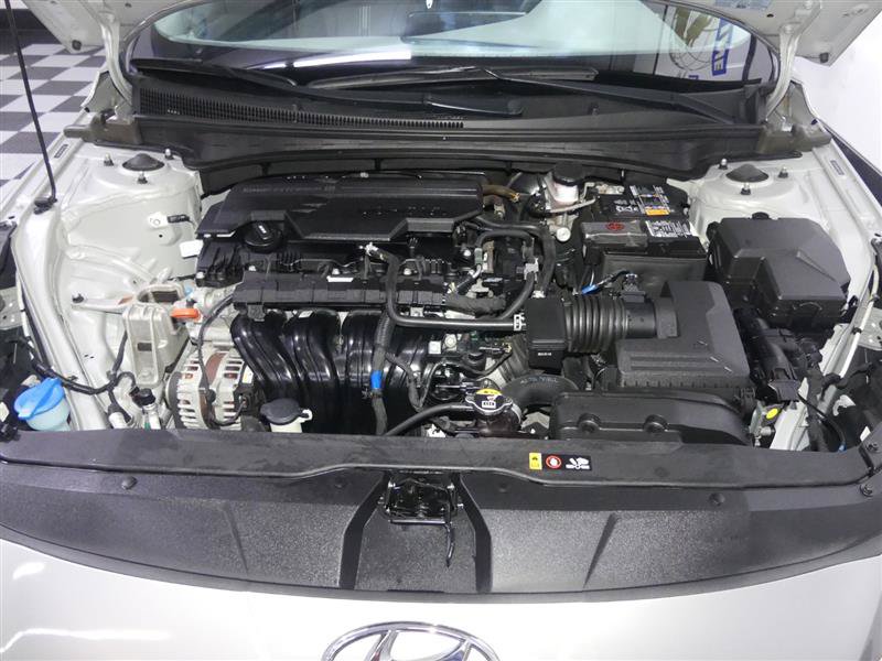 Used 2022 Hyundai Elantra SEL w/ Convenience Package FWD image 12
