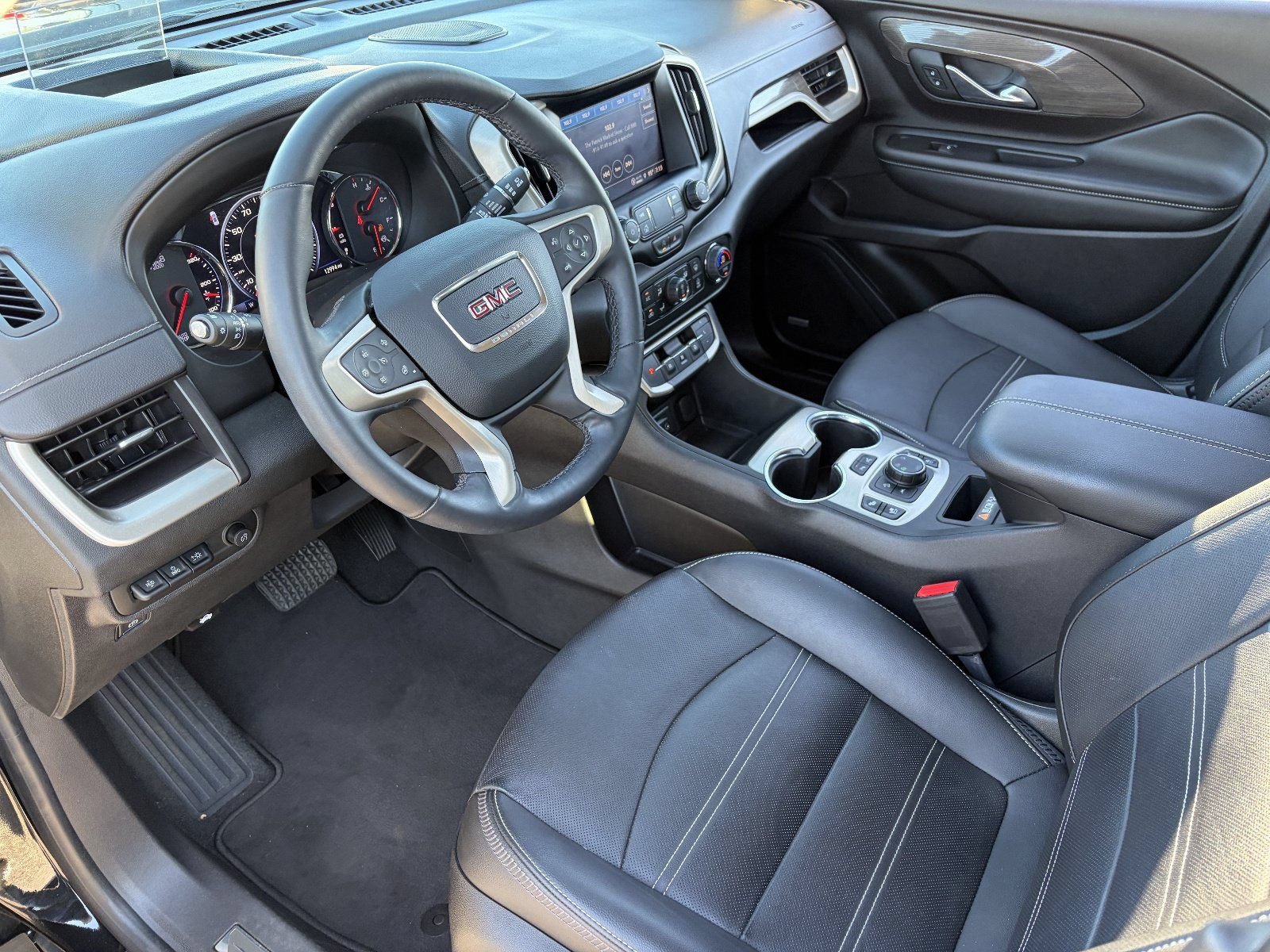 Certified 2024 GMC Terrain Denali w/ Denali Premium Package AWD/4WD image 19