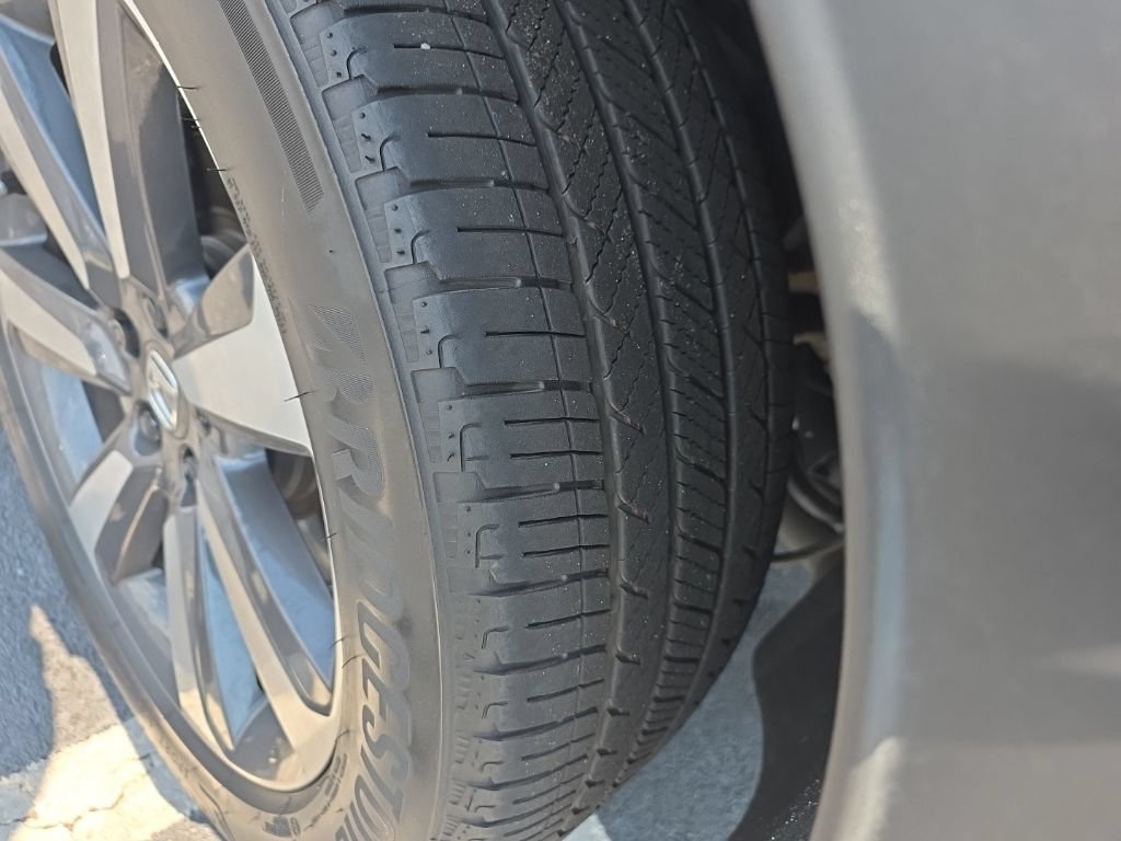 Used 2023 Honda Pilot Touring image 9