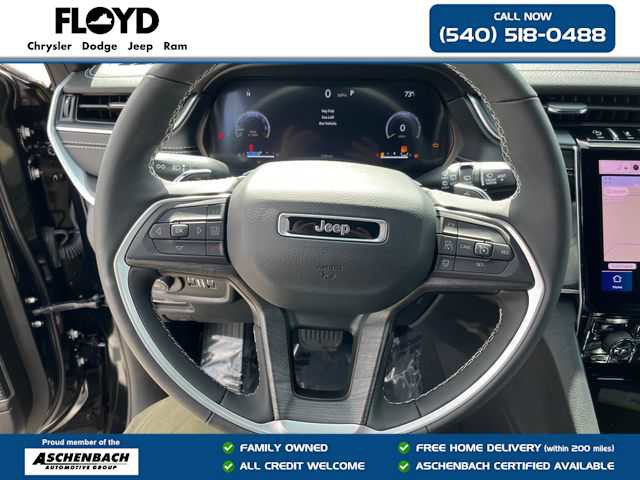 New 2025 Jeep Grand Cherokee Limited w/ Black Appearance Package image 12