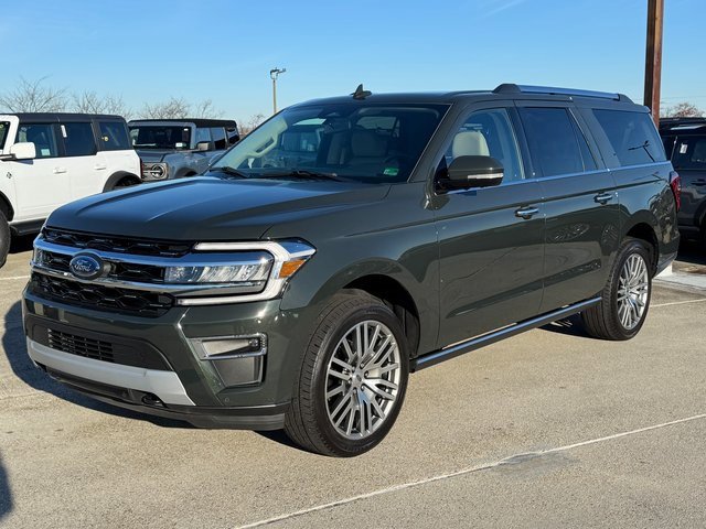 Used 2022 Ford Expedition Max Limited image 12
