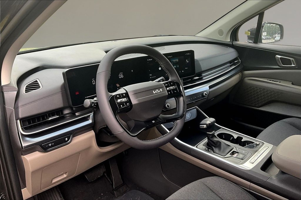 New 2027 Kia Carnival LX FWD image 7
