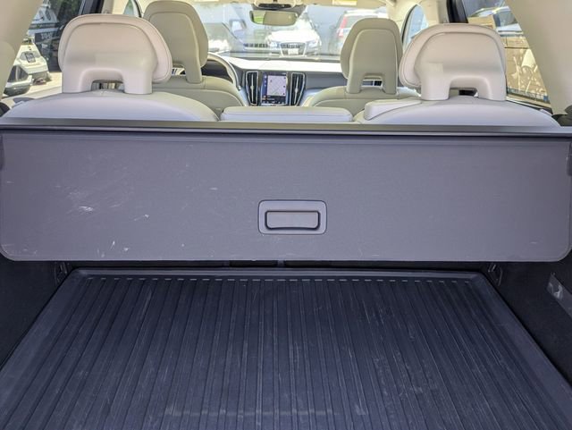 Used 2018 Volvo XC60 T5 Momentum w/ Convenience Package image 26