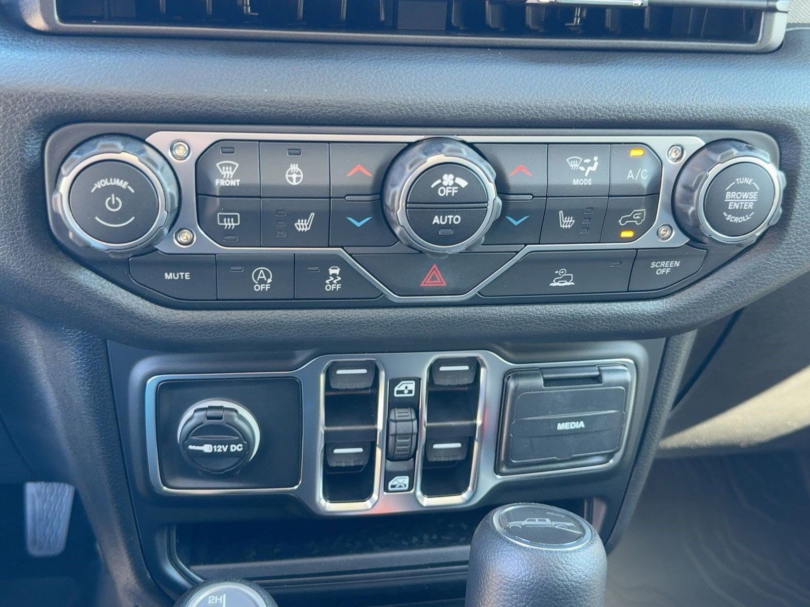 New 2025 Jeep Gladiator Sport image 27