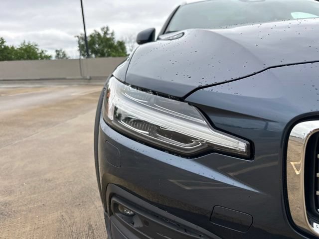 Certified 2025 Volvo V60 B5 Cross Country Plus AWD/4WD image 10
