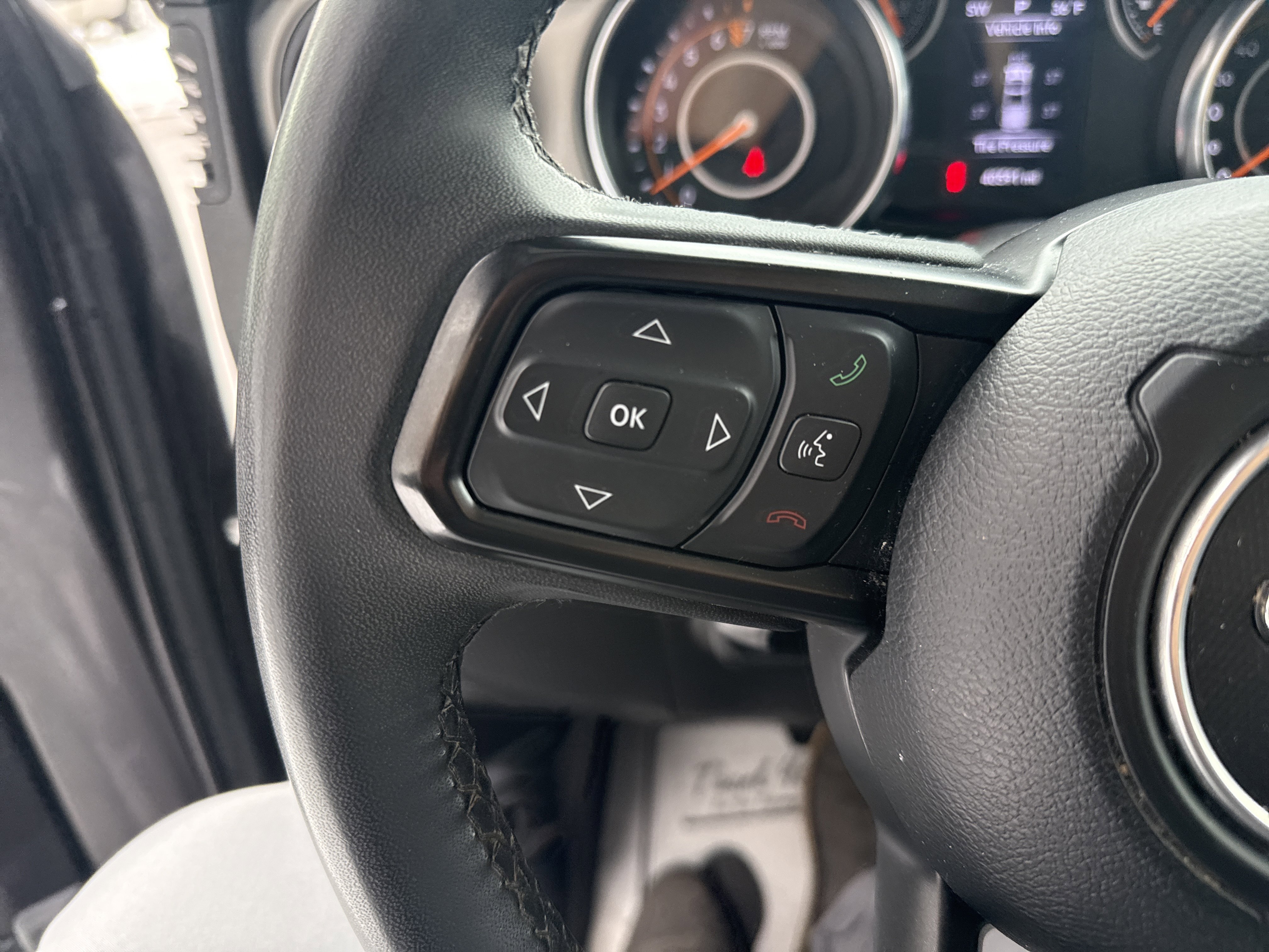 Used 2023 Jeep Gladiator Sport image 18