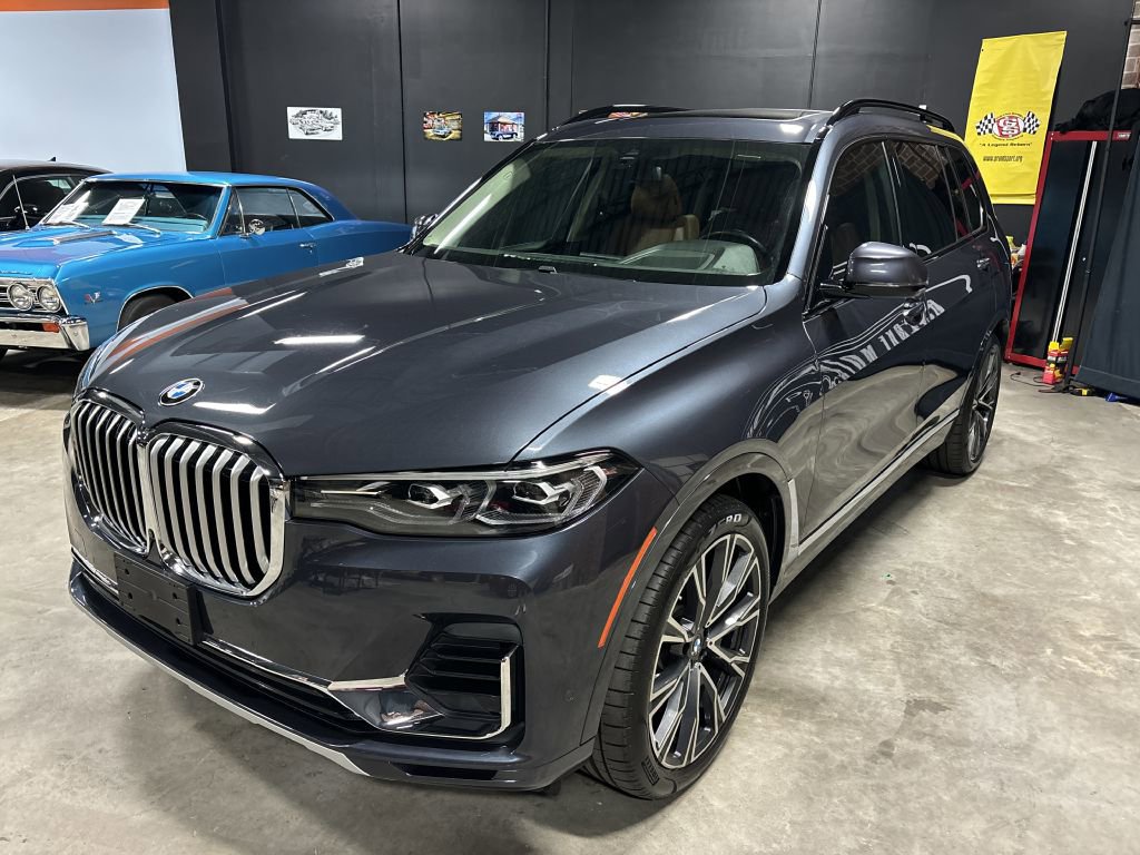 Used 2021 BMW X7 xDrive40i w/ Premium Package image 2