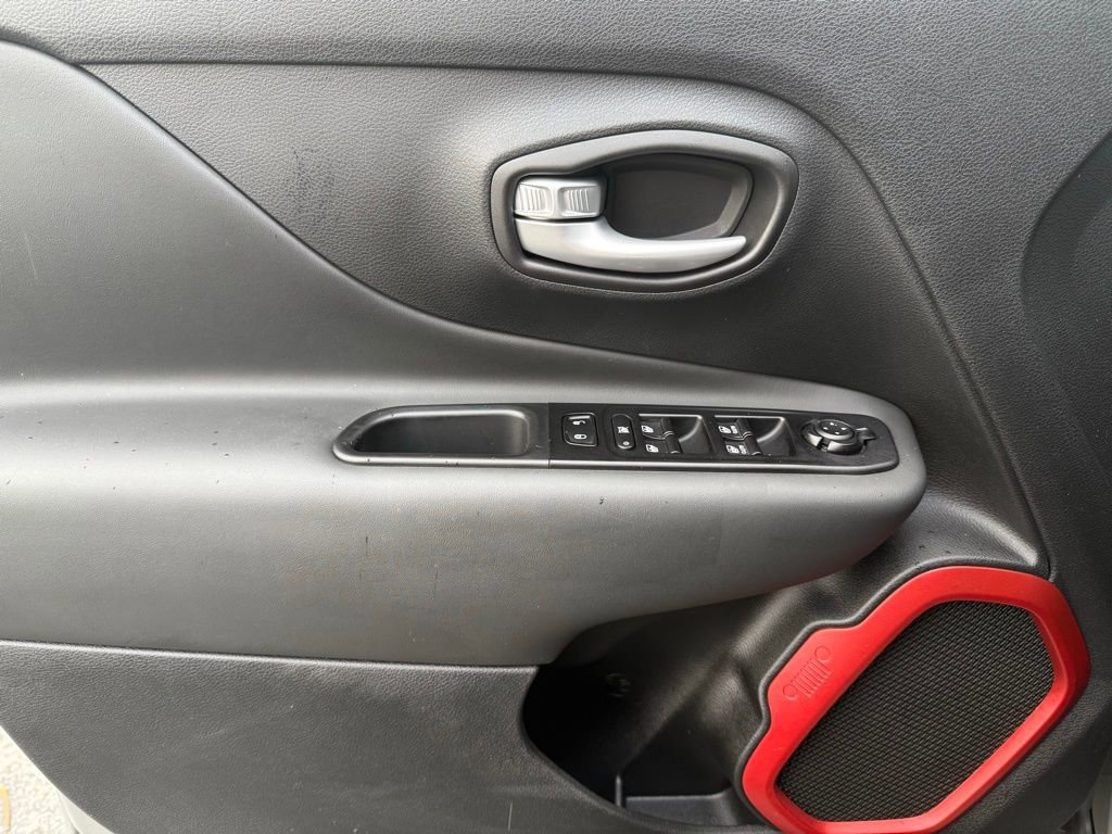 Used 2023 Jeep Renegade Trailhawk image 15